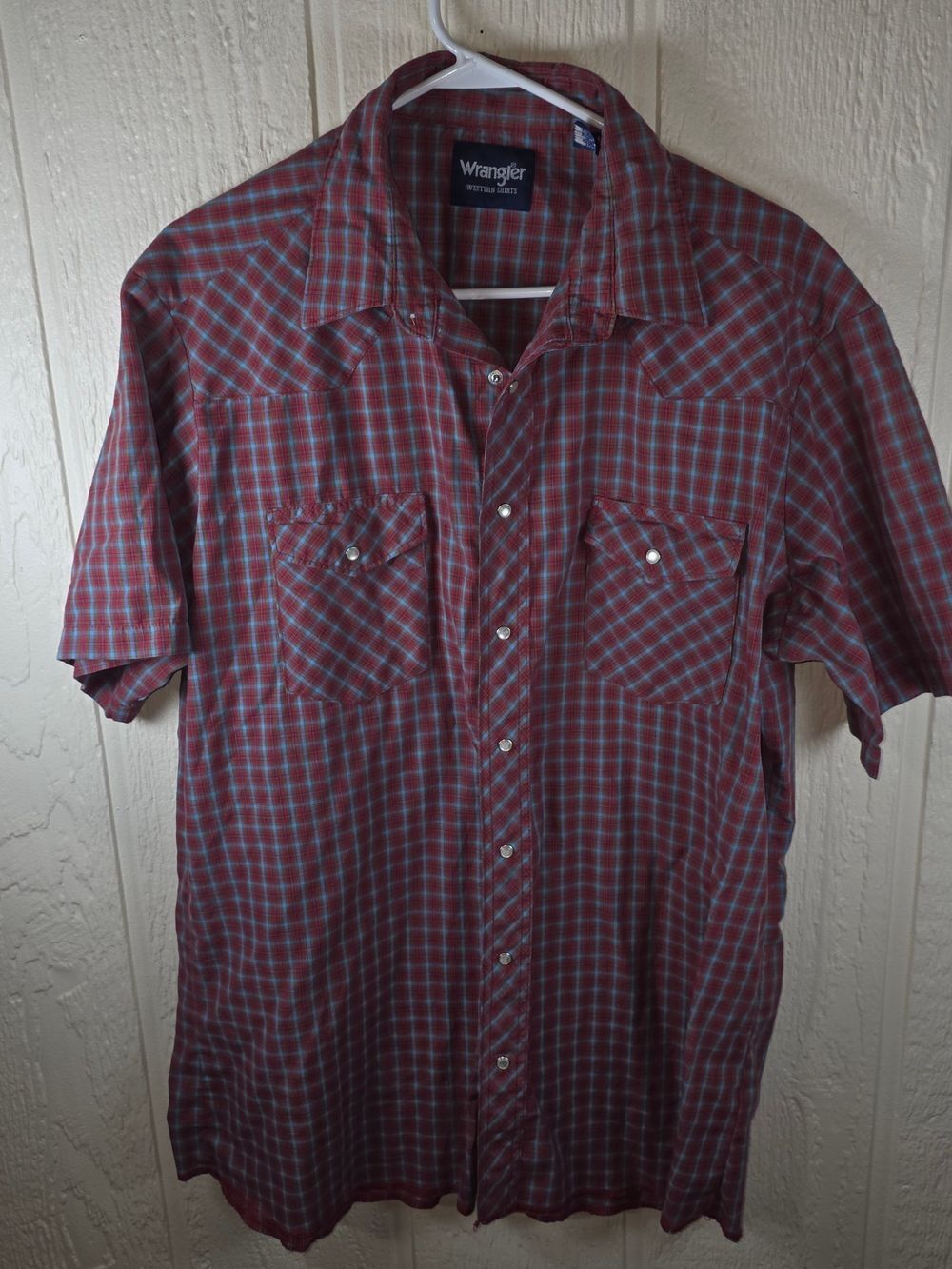 Men's Wrangler Red and Blue Plaid Short-Sleeve Peal Snap Shirt, Size XLT